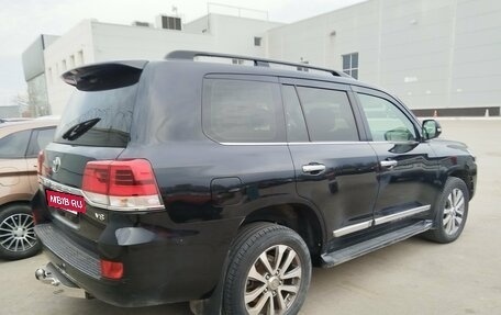 Toyota Land Cruiser 200, 2016 год, 5 056 000 рублей, 3 фотография