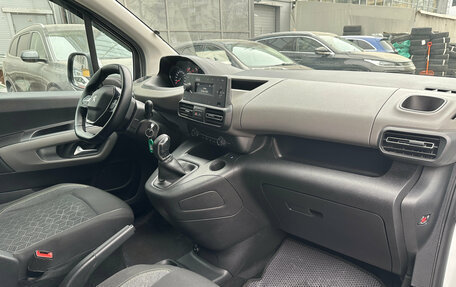 Peugeot Rifter I, 2020 год, 1 699 000 рублей, 9 фотография