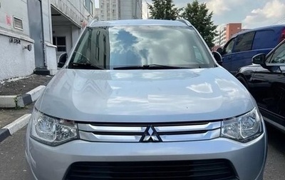 Mitsubishi Outlander III рестайлинг 3, 2014 год, 1 590 000 рублей, 1 фотография
