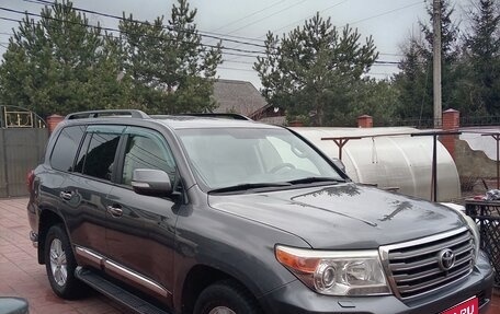 Toyota Land Cruiser 200, 2013 год, 4 200 000 рублей, 1 фотография