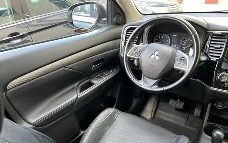 Mitsubishi Outlander III рестайлинг 3, 2014 год, 1 590 000 рублей, 8 фотография