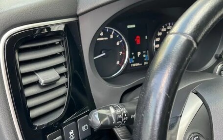 Mitsubishi Outlander III рестайлинг 3, 2014 год, 1 590 000 рублей, 7 фотография