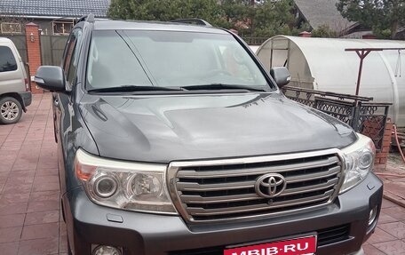 Toyota Land Cruiser 200, 2013 год, 4 200 000 рублей, 2 фотография