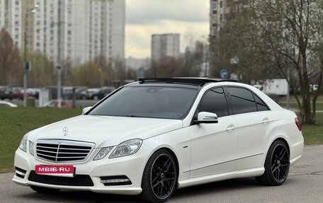 Mercedes-Benz E-Класс, 2011 год, 2 000 000 рублей, 2 фотография