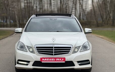 Mercedes-Benz E-Класс, 2011 год, 2 000 000 рублей, 17 фотография