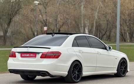 Mercedes-Benz E-Класс, 2011 год, 2 000 000 рублей, 11 фотография