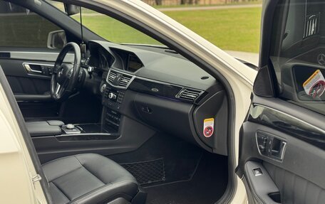 Mercedes-Benz E-Класс, 2011 год, 2 000 000 рублей, 25 фотография