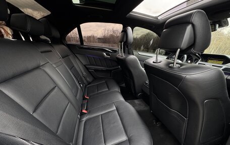 Mercedes-Benz E-Класс, 2011 год, 2 000 000 рублей, 23 фотография