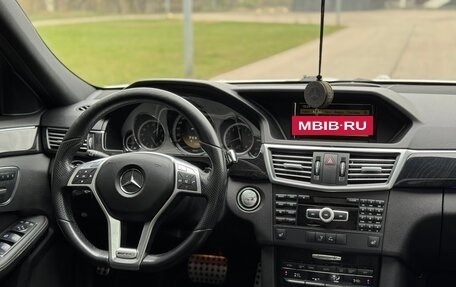 Mercedes-Benz E-Класс, 2011 год, 2 000 000 рублей, 30 фотография