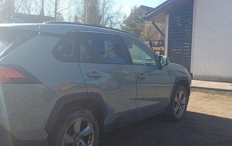 Toyota RAV4, 2020 год, 3 100 000 рублей, 2 фотография