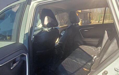 Toyota RAV4, 2020 год, 3 100 000 рублей, 5 фотография