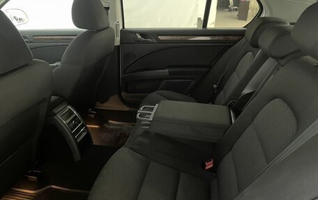 Skoda Superb III рестайлинг, 2012 год, 999 000 рублей, 13 фотография