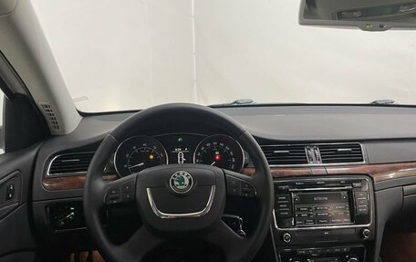 Skoda Superb III рестайлинг, 2012 год, 999 000 рублей, 16 фотография