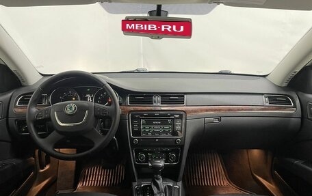 Skoda Superb III рестайлинг, 2012 год, 999 000 рублей, 11 фотография