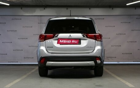 Mitsubishi Outlander III рестайлинг 3, 2015 год, 1 430 000 рублей, 6 фотография
