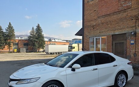 Toyota Camry, 2018 год, 3 100 000 рублей, 2 фотография