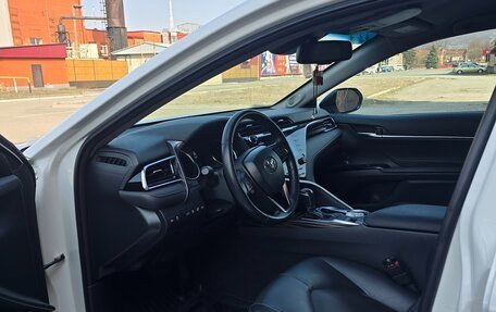 Toyota Camry, 2018 год, 3 100 000 рублей, 6 фотография