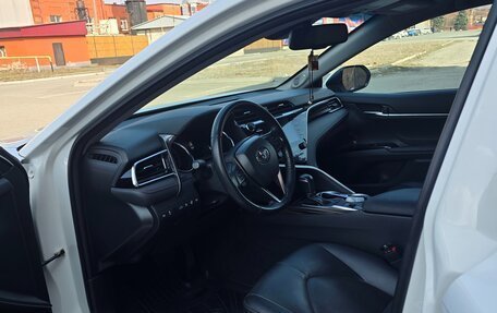 Toyota Camry, 2018 год, 3 100 000 рублей, 9 фотография