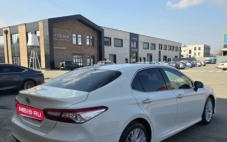 Toyota Camry, 2018 год, 3 100 000 рублей, 4 фотография