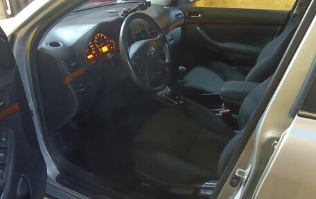 Toyota Avensis III рестайлинг, 2007 год, 1 200 000 рублей, 10 фотография