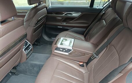 BMW 7 серия, 2017 год, 3 300 000 рублей, 13 фотография
