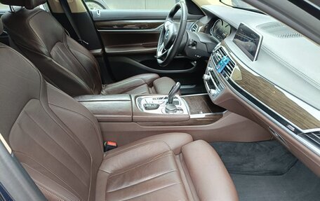 BMW 7 серия, 2017 год, 3 300 000 рублей, 14 фотография