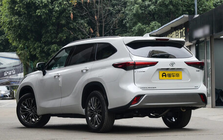 Toyota Highlander, 2026 год, 5 200 000 рублей, 9 фотография