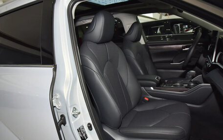 Toyota Highlander, 2026 год, 5 200 000 рублей, 17 фотография