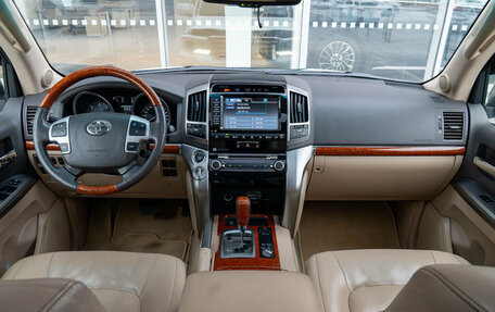 Toyota Land Cruiser 200, 2013 год, 3 890 000 рублей, 20 фотография