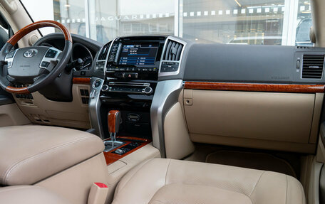 Toyota Land Cruiser 200, 2013 год, 3 890 000 рублей, 28 фотография