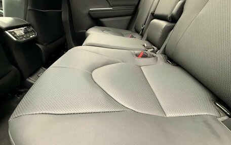 Toyota Highlander, 2026 год, 5 750 000 рублей, 24 фотография