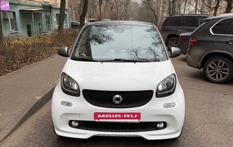 Smart Fortwo III, 2018 год, 1 500 000 рублей, 2 фотография
