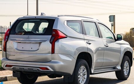 Mitsubishi Pajero Sport III рестайлинг, 2024 год, 3 400 000 рублей, 6 фотография