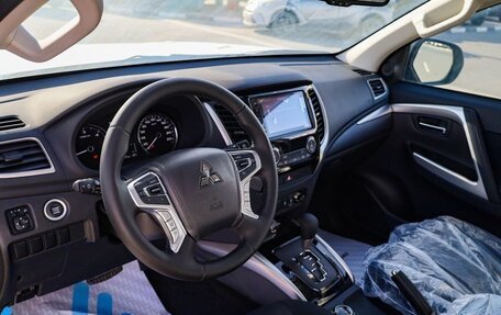 Mitsubishi Pajero Sport III рестайлинг, 2024 год, 3 400 000 рублей, 15 фотография