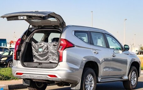 Mitsubishi Pajero Sport III рестайлинг, 2024 год, 3 400 000 рублей, 9 фотография