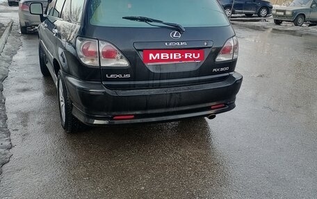 Lexus RX IV рестайлинг, 2000 год, 839 000 рублей, 21 фотография