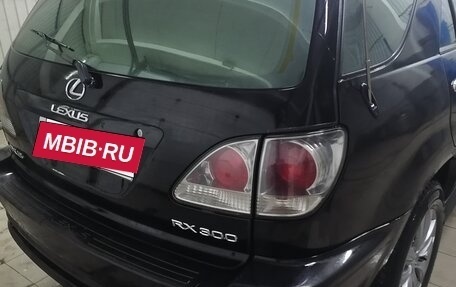 Lexus RX IV рестайлинг, 2000 год, 839 000 рублей, 36 фотография