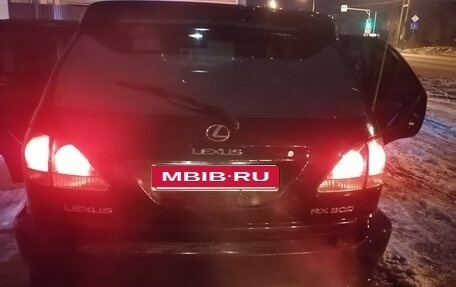Lexus RX IV рестайлинг, 2000 год, 839 000 рублей, 27 фотография