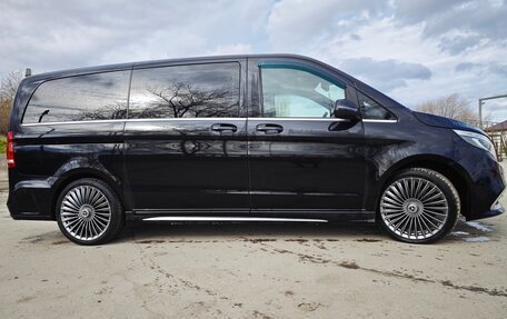 Mercedes-Benz V-Класс, 2018 год, 3 800 000 рублей, 2 фотография