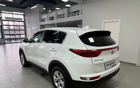 KIA Sportage IV рестайлинг, 2018 год, 1 930 000 рублей, 5 фотография