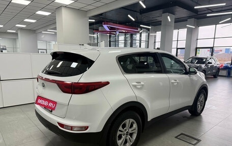 KIA Sportage IV рестайлинг, 2018 год, 1 930 000 рублей, 4 фотография