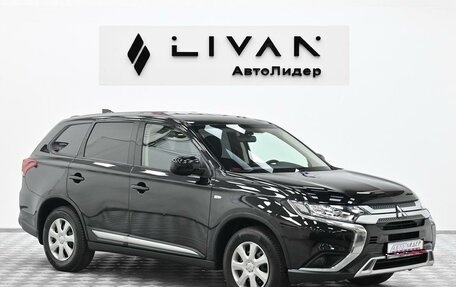 Mitsubishi Outlander III рестайлинг 3, 2019 год, 1 675 000 рублей, 1 фотография