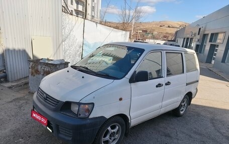Toyota Town Ace III, 2002 год, 400 000 рублей, 1 фотография