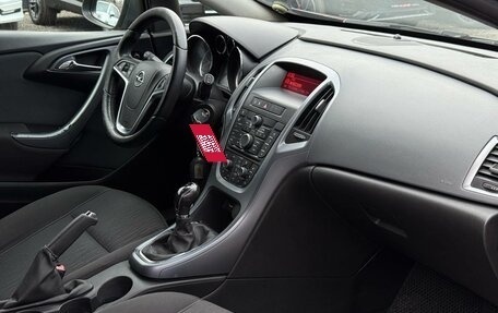 Opel Astra J, 2013 год, 800 000 рублей, 26 фотография