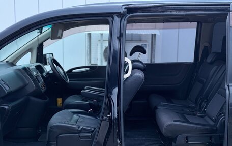 Nissan Serena III, 2005 год, 715 000 рублей, 10 фотография