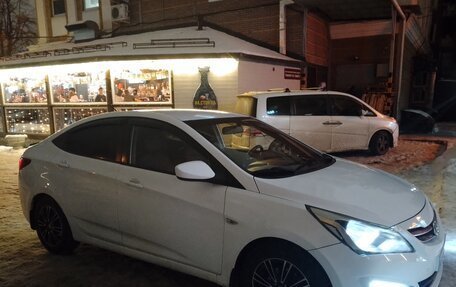 Hyundai Solaris II рестайлинг, 2015 год, 800 000 рублей, 4 фотография