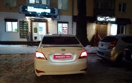 Hyundai Solaris II рестайлинг, 2015 год, 800 000 рублей, 5 фотография