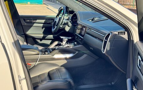 Porsche Cayenne III, 2019 год, 10 840 000 рублей, 14 фотография