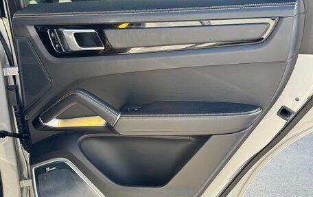 Porsche Cayenne III, 2019 год, 10 840 000 рублей, 19 фотография