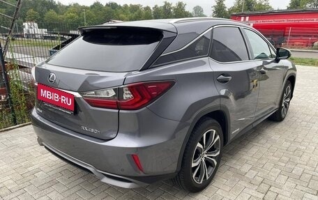 Lexus RX IV рестайлинг, 2017 год, 3 000 000 рублей, 2 фотография